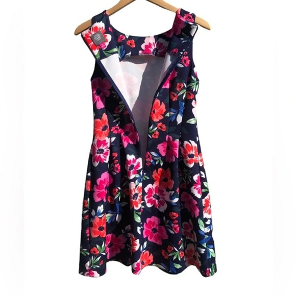 Vince Camuto Fit and Flare Sleeveless Flowy Floral Jacquard Dress Size 8 - Picture 10 of 13